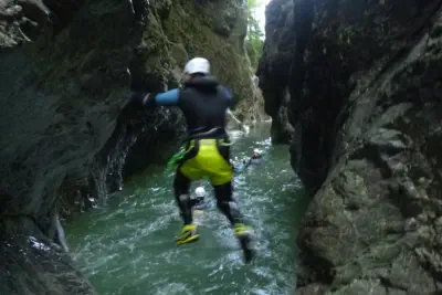 Kanguru Jump | canyoning.cc